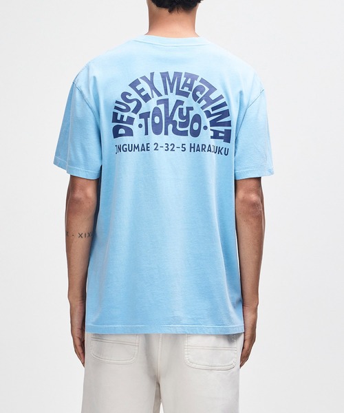 DEUS EX MACHINA(デウスエクスマキナ)の「TOKYO ADDRESS TEE(Tシャツ/カットソー・メンズ・レッド/ライトブルー・S/L/M)」の1枚目の写真