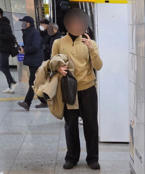 NOUN（ノウン）の「wide coated denim pants (black)（デニムパンツ・メンズ・その他・0/1/2）」の9枚目の写真