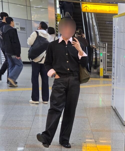 NOUN（ノウン）の「wide coated denim pants (black)（デニムパンツ・メンズ・その他・0/1/2）」の11枚目の写真