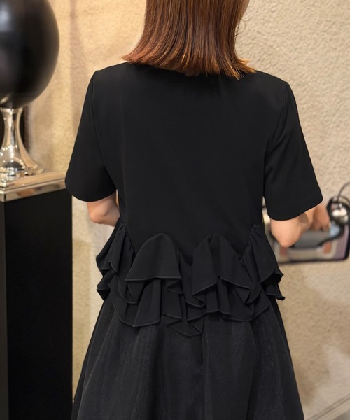 junoah(ジュノア)の「ヘムデザインペプラムトップス(シャツ/ブラウス・レディース・ダークベージュ/ホワイト/ブラック・SMALL/MEDIUM/LARGE)」の5枚目の写真