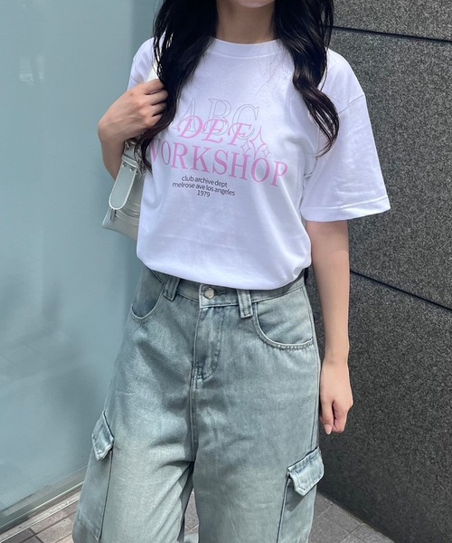 tunee(チュニー)の「レタリングプリント半袖Tシャツ(hsyd)(Tシャツ/カットソー・レディース・ホワイト・LARGE)」の1枚目の写真