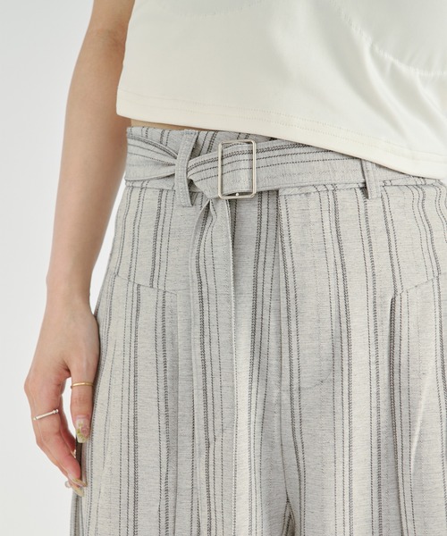 Ezick(エジック)の「Linen-feel striped pants/リネンライクストライプワイドパンツ【ベルト付き】(スラックス・レディース・グレー/ブラック・FREE)」の5枚目の写真
