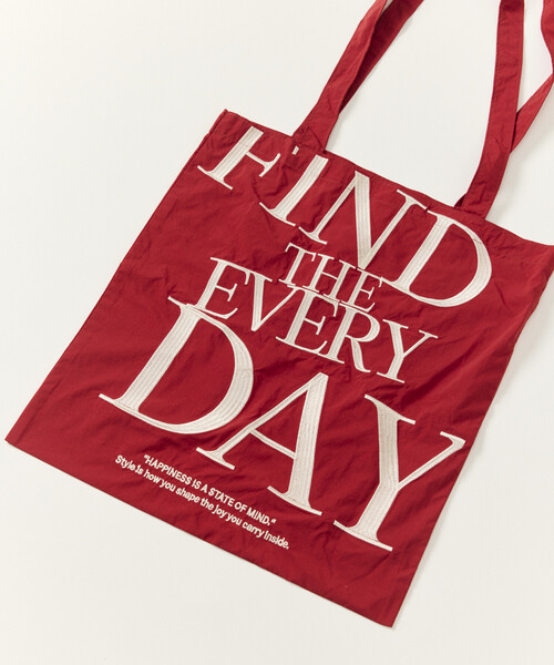 Firsthand(ファーストハンド)の「.To you/テントゥユー × Firsthand 別注 刺繍デザイン メッセージ ナイロン トート(トートバッグ・メンズ・ブルー/レッド/ベージュ/イエロー/ネイビー/ブラック・ONE SIZE)」の8枚目の写真