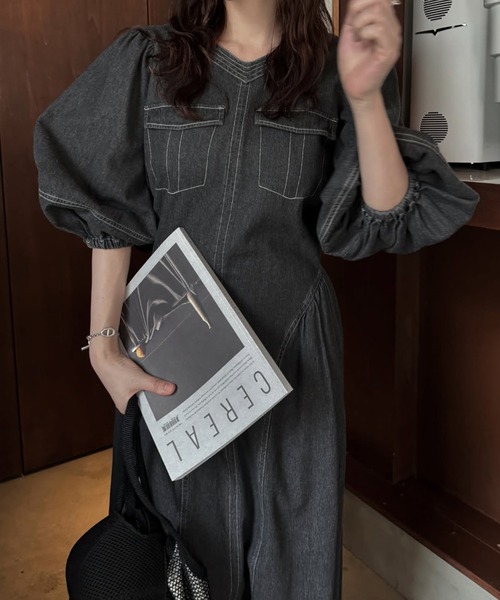 WILLFULLY(ウィルフリー)の「back open switching bicolor stitch denim OP(ワンピース・レディース・ブルー/ブラック・FREE)」の14枚目の写真