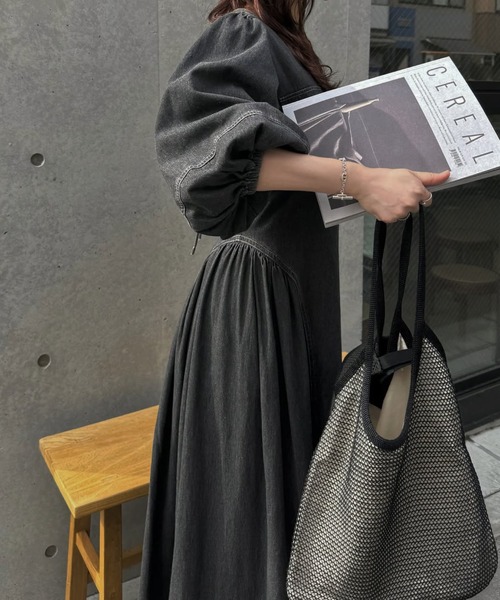 WILLFULLY(ウィルフリー)の「back open switching bicolor stitch denim OP(ワンピース・レディース・ブルー/ブラック・FREE)」の9枚目の写真