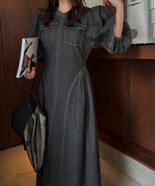 WILLFULLY(ウィルフリー)の「back open switching bicolor stitch denim OP(ワンピース・レディース・ブルー/ブラック・FREE)」の10枚目の写真