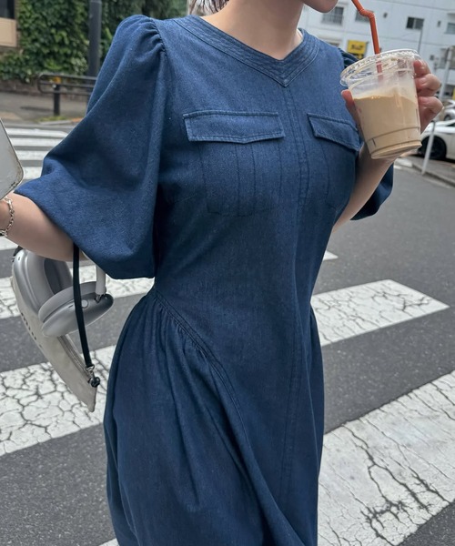 WILLFULLY(ウィルフリー)の「back open switching bicolor stitch denim OP(ワンピース・レディース・ブルー/ブラック・FREE)」の13枚目の写真