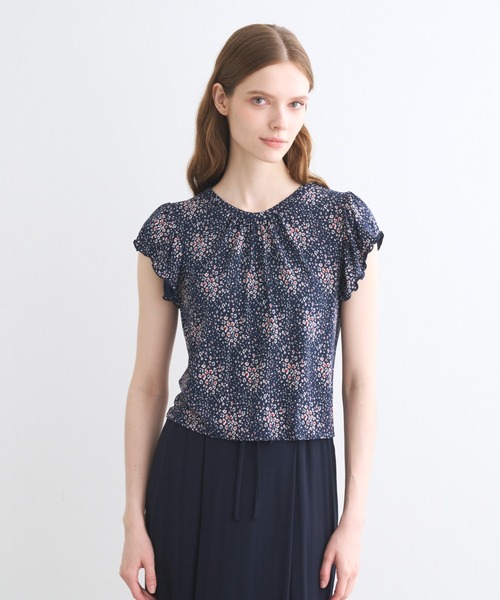 three dots(スリードッツ)の「トラベルライン ラッフルスリーブトップス(シャツ/ブラウス・レディース・マルチ・SMALL/MEDIUM)」の6枚目の写真