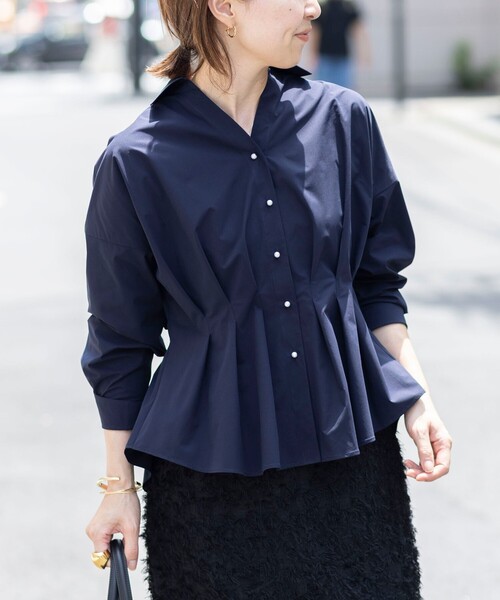 NOLLEY’S(ノーリーズ)の「【WEB&一部店舗限定カラー】【GOODS BUYER 石田別注カラー】ストレッチタフタスキッパータックシャツ(シャツ/ブラウス・レディース・ブルー系その他7/キャメル/ネイビー/ブルー系その他/オフホワイト・38/36)」の4枚目の写真