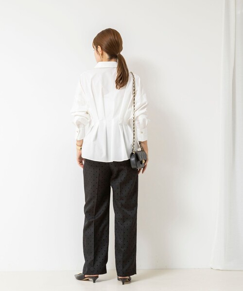 NOLLEY’S(ノーリーズ)の「【WEB&一部店舗限定カラー】【GOODS BUYER 石田別注カラー】ストレッチタフタスキッパータックシャツ(シャツ/ブラウス・レディース・ブルー系その他7/キャメル/ネイビー/ブルー系その他/オフホワイト・38/36)」の12枚目の写真
