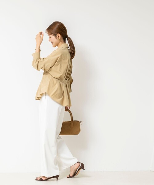 NOLLEY’S(ノーリーズ)の「【WEB&一部店舗限定カラー】【GOODS BUYER 石田別注カラー】ストレッチタフタスキッパータックシャツ(シャツ/ブラウス・レディース・ブルー系その他7/キャメル/ネイビー/ブルー系その他/オフホワイト・38/36)」の22枚目の写真