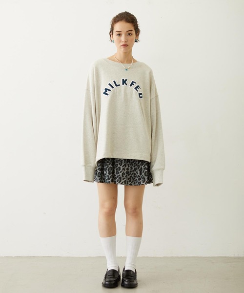 MILKFED.(ミルクフェド)の「PATCH DRAWSTRING BIG SWEAT TOP(スウェット・レディース・オートミール/ネイビー/アッシュ・ONE SIZE)」の6枚目の写真