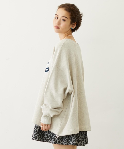 MILKFED.(ミルクフェド)の「PATCH DRAWSTRING BIG SWEAT TOP(スウェット・レディース・オートミール/ネイビー/アッシュ・ONE SIZE)」の4枚目の写真