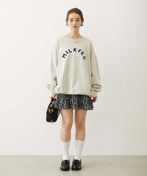 MILKFED.(ミルクフェド)の「PATCH DRAWSTRING BIG SWEAT TOP(スウェット・レディース・オートミール/ネイビー/アッシュ・ONE SIZE)」の8枚目の写真