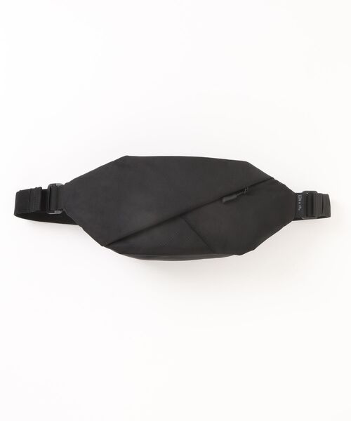 NoiR/ノアール(ノアール)の「撥水加工ナイロン 2層構造 ボディバッグ N23004 Flask shoulder(ボディバッグ/ウエストポーチ・メンズ・ブラック系その他/ブラック・FREE)」の2枚目の写真