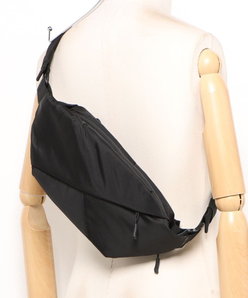 NoiR/ノアール(ノアール)の「撥水加工ナイロン 2層構造 ボディバッグ N23004 Flask shoulder(ボディバッグ/ウエストポーチ・メンズ・ブラック系その他/ブラック・FREE)」の3枚目の写真