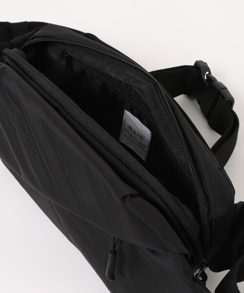 NoiR/ノアール(ノアール)の「撥水加工ナイロン 2層構造 ボディバッグ N23004 Flask shoulder(ボディバッグ/ウエストポーチ・メンズ・ブラック系その他/ブラック・FREE)」の7枚目の写真