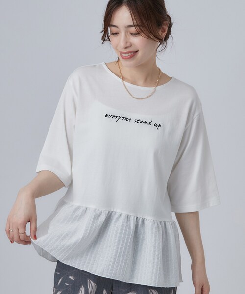 SHOO・LA・RUE(シューラルー)の「【S-LL】自然に体型カバー 裾切替 ペプラム刺繍Tシャツ(Tシャツ/カットソー・レディース・ホワイト/ブラック/ブラウン系/イエロー系その他・01/02/03/04)」の1枚目の写真