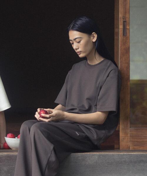 TOHA(トハ)の「リカバリーウェアカットソー半袖/ロングパンツ(ルームウェア/パジャマ・メンズ・ネイビー/ブラウン/アイボリー/チャコールグレー・LARGE/MEDIUM/SMALL/X-LARGE)」の4枚目の写真