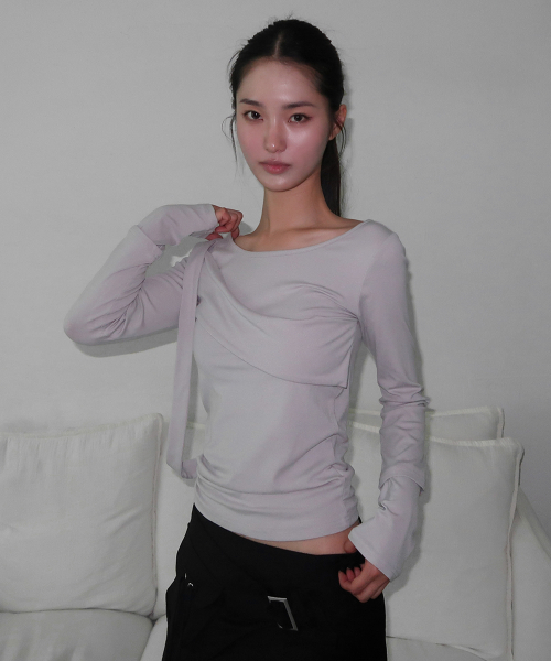 PLACE STUDIO(プレイススタジオ)の「ドレープレイヤードディテールラウンドネックコットンロングスリーブスリムフィットウィメンズTシャツ_3カラー(Tシャツ/カットソー・レディース・チャコール/グレー/ブラック・FREE)」の7枚目の写真