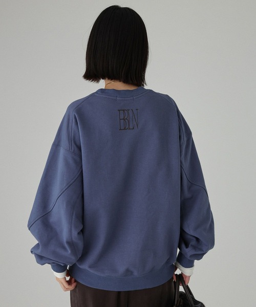 BABYLONE（バビロン）の「バックプリントスウェット［手洗い可］（スウェット・レディース・ブルー/ブラウン・フリー）」の12枚目の写真