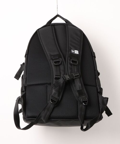 NEW ERA（ニューエラ）の「【NEW ERA】キャリアパック 35L / ブラック[14521349]（バックパック/リュック・レディース・ブラック・フリー）」の21枚目の写真