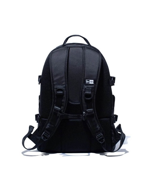 NEW ERA（ニューエラ）の「【NEW ERA】キャリアパック 35L / ブラック[14521349]（バックパック/リュック・レディース・ブラック・フリー）」の5枚目の写真