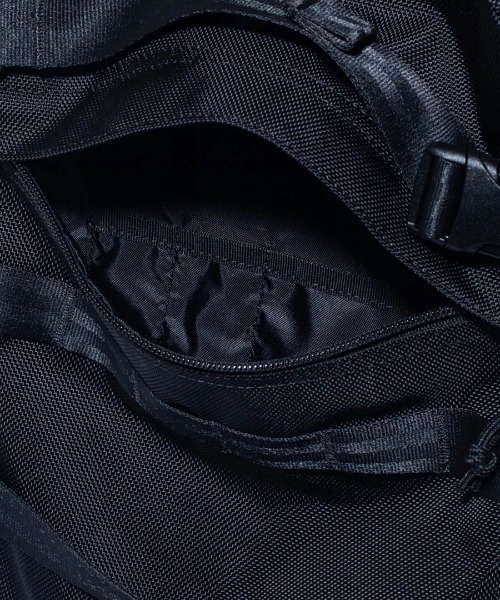 NEW ERA（ニューエラ）の「【NEW ERA】キャリアパック 35L / ブラック[14521349]（バックパック/リュック・レディース・ブラック・フリー）」の9枚目の写真