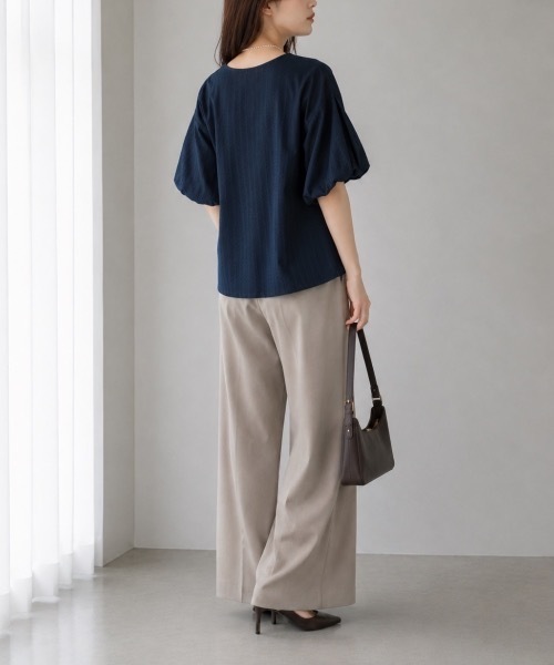 Muffiny(マフィニー)の「ボリュームタックスリーブブラウス(Tシャツ/カットソー・レディース・アイボリー/ネイビー/ワイン・MEDIUM)」の13枚目の写真