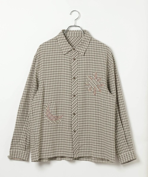 LAND MUSEUM(ランドミュージアム)の「LAND MUSEUM/パッチデザインチェックシャツ(シャツ/ブラウス・メンズ・ベージュ/アクア・LARGE/MEDIUM)」の3枚目の写真