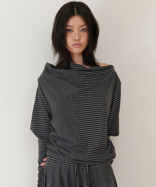 THEVINYLHOUSE(ザバイニルハウス)の「TWISTED DRAPE TOP(W) BLACK(Tシャツ/カットソー・レディース・その他・SMALL/MEDIUM)」の2枚目の写真