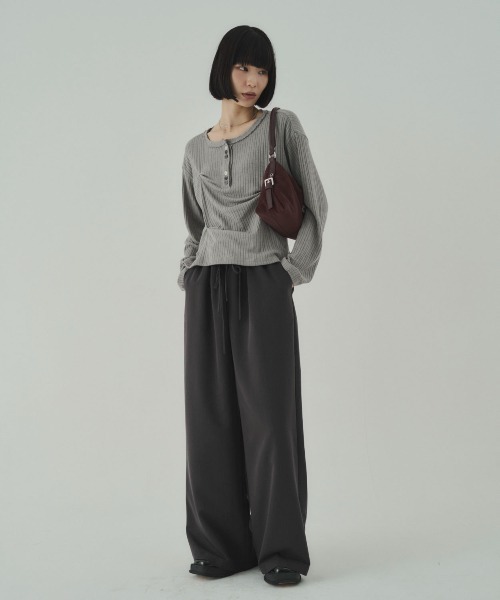 OUTDOOR PRODUCTS（アウトドアプロダクツ）の「【WEB限定】OUTDOOR PRODUCTS ｜SOYEN EXCLUSIVE　別注　ワンハンドル ショルダーバッグ（ハンドバッグ・レディース・ブラウン/ブラック/ボルドー・F）」の4枚目の写真