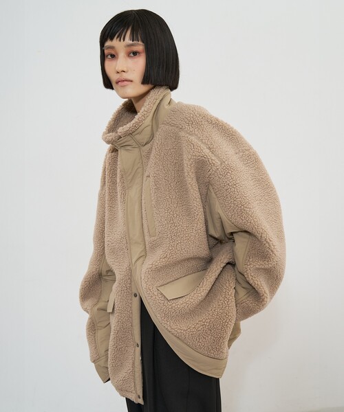 NOMINE（ノミネ）の「異素材コンビ ボアブルゾン｜ドロストオーバーシルエット（ブルゾン・レディース・チャコールグレー/グレイッシュベージュ/ブラウン/ブラック・フリー）」の6枚目の写真