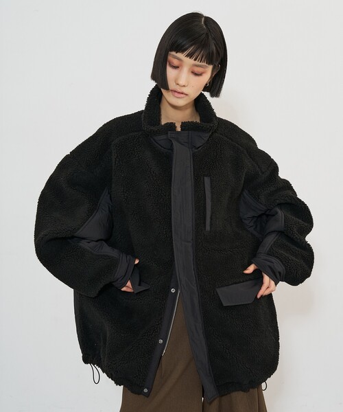 NOMINE（ノミネ）の「異素材コンビ ボアブルゾン｜ドロストオーバーシルエット（ブルゾン・レディース・チャコールグレー/グレイッシュベージュ/ブラウン/ブラック・フリー）」の11枚目の写真