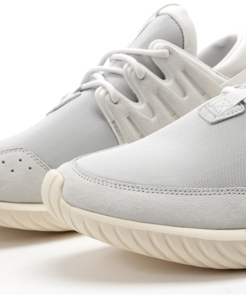 adidas（アディダス）の「adidas Originals（アディダス　オリジナルス）TUBULARNOVA（スニーカー・メンズ・ホワイト/ブラック・28cm/27cm/26cm/26.5cm/27.5cm/28.5cm/25.5cm/30cm/29cm）」の7枚目の写真