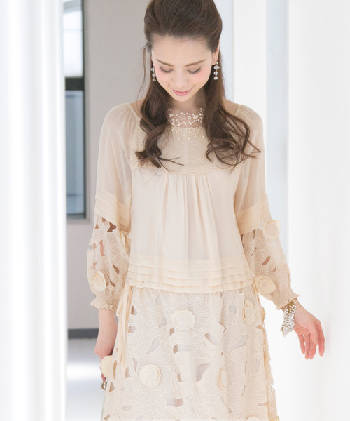 PourVous(プールヴー)の「花柄カットワークワンピースドレス 大きいサイズ ミニ丈&袖あり フォーマル オケージョンドレス 結婚式 お呼ばれ 二次会 成人式 (ドレス・レディース・アイボリー/ブラック・XL/L/S/M/XXL/4L)」の8枚目の写真