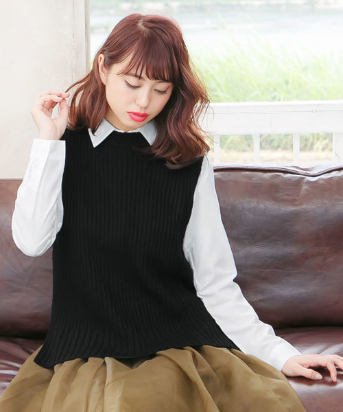 KOBE LETTUCE(コウベレタス)の「スリットデザインニットベスト×シンプルブラウスSET(シャツ/ブラウス・レディース・キャメル/ブラック系その他/カーキ・ONE SIZE)」の8枚目の写真