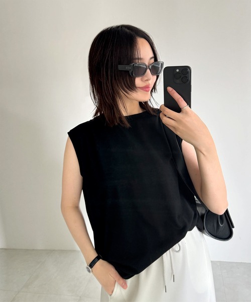 KOBE LETTUCE（コウベレタス）の「2typeノースリーブカットソー（タンクトップ・レディース・オフホワイト/ベージュ/ブラック/ネイビー/レッド/サックスブルー/カーキ/ブルー系その他/パープル系その他2/その他2/ブラック系その他/ベージュ系その他/グレー系その他/その他1/ホワイト系その他/グレー系その他2/パープル系その他/ベージュ系その他2/グリーン系その他/グリーン系その他2/ベージュ系その他3/グリーン系その他3/ピンク系その他2/ピンク系その他/レッド系その他/ブルー系その他2/ブラウン/ブラウン系その他/ホワイト系その他2/ホワイト系その他3/オレンジ系その他/オレンジ/マスタード/イエロー系その他/グリーン系その他4/グリーン系その他5/ブルー系その他3/ブルー/パープル系その他3/パープル/ベージュ系その他5/ベージュ系その他4/ブルー系/ブルー系1/グリーン系/グリーン系1・M/FREE/XL/L）」の6枚目の写真