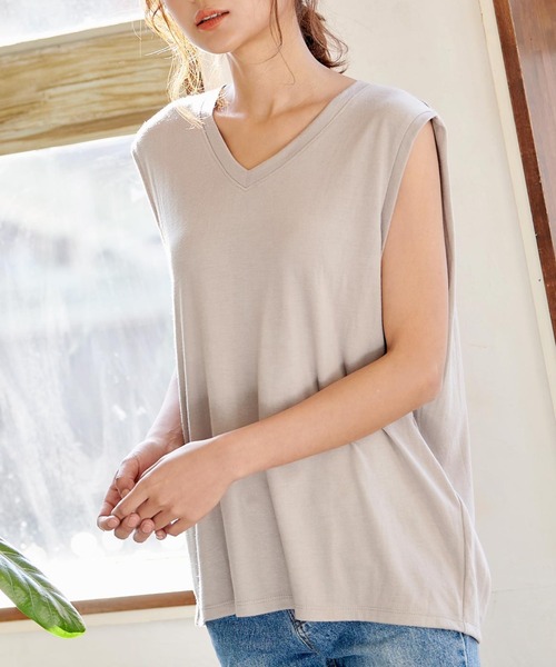 KOBE LETTUCE（コウベレタス）の「2typeノースリーブカットソー（タンクトップ・レディース・オフホワイト/ベージュ/ブラック/ネイビー/レッド/サックスブルー/カーキ/ブルー系その他/パープル系その他2/その他2/ブラック系その他/ベージュ系その他/グレー系その他/その他1/ホワイト系その他/グレー系その他2/パープル系その他/ベージュ系その他2/グリーン系その他/グリーン系その他2/ベージュ系その他3/グリーン系その他3/ピンク系その他2/ピンク系その他/レッド系その他/ブルー系その他2/ブラウン/ブラウン系その他/ホワイト系その他2/ホワイト系その他3/オレンジ系その他/オレンジ/マスタード/イエロー系その他/グリーン系その他4/グリーン系その他5/ブルー系その他3/ブルー/パープル系その他3/パープル/ベージュ系その他5/ベージュ系その他4/ブルー系/ブルー系1/グリーン系/グリーン系1・M/FREE/XL/L）」の13枚目の写真