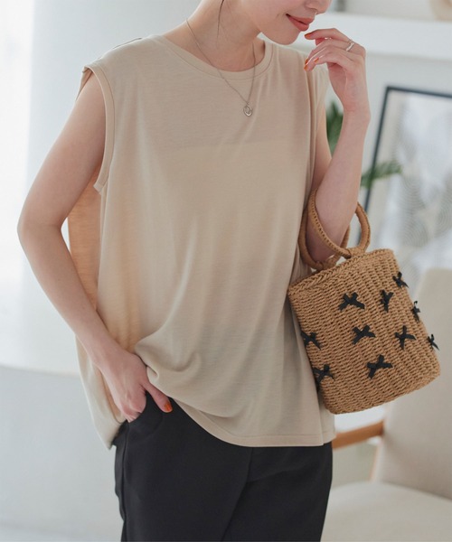 KOBE LETTUCE（コウベレタス）の「2typeノースリーブカットソー（タンクトップ・レディース・オフホワイト/ベージュ/ブラック/ネイビー/レッド/サックスブルー/カーキ/ブルー系その他/パープル系その他2/その他2/ブラック系その他/ベージュ系その他/グレー系その他/その他1/ホワイト系その他/グレー系その他2/パープル系その他/ベージュ系その他2/グリーン系その他/グリーン系その他2/ベージュ系その他3/グリーン系その他3/ピンク系その他2/ピンク系その他/レッド系その他/ブルー系その他2/ブラウン/ブラウン系その他/ホワイト系その他2/ホワイト系その他3/オレンジ系その他/オレンジ/マスタード/イエロー系その他/グリーン系その他4/グリーン系その他5/ブルー系その他3/ブルー/パープル系その他3/パープル/ベージュ系その他5/ベージュ系その他4/ブルー系/ブルー系1/グリーン系/グリーン系1・M/FREE/XL/L）」の16枚目の写真