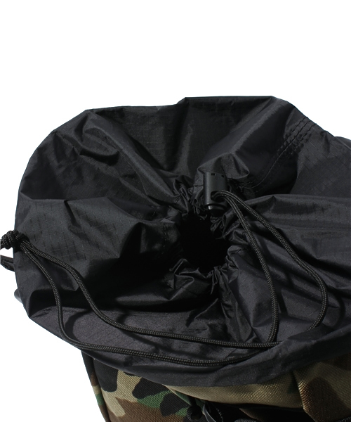 TOKYO CULTUART by BEAMS（トウキョウカルチャートバイビームス）の「FREDRIK PACKERS / STROLL SLING BAG（メッセンジャーバッグ・メンズ・ブラック/ブラウン/グリーン系その他/ネイビー・ONE SIZE）」の10枚目の写真