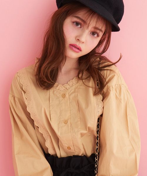 MAJESTIC LEGON(マジェスティックレゴン)の「スカラップレースブラウス(シャツ/ブラウス・レディース・オフホワイト/キャメル/ブラック・MEDIUM)」の4枚目の写真