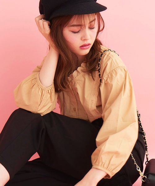 MAJESTIC LEGON(マジェスティックレゴン)の「スカラップレースブラウス(シャツ/ブラウス・レディース・オフホワイト/キャメル/ブラック・MEDIUM)」の5枚目の写真