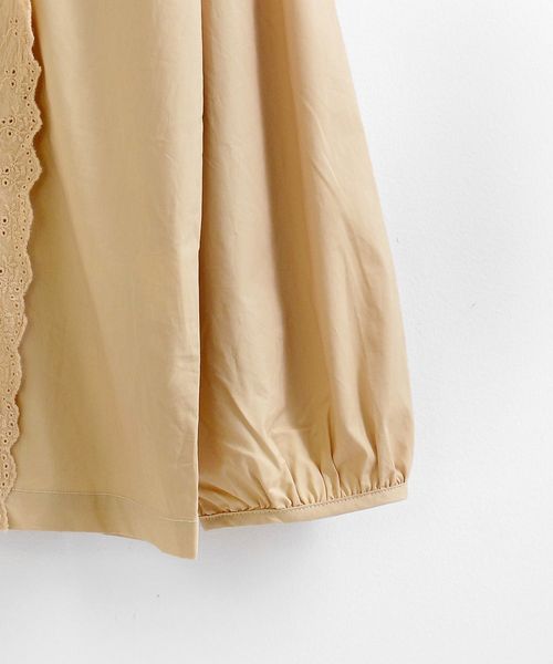 MAJESTIC LEGON(マジェスティックレゴン)の「スカラップレースブラウス(シャツ/ブラウス・レディース・オフホワイト/キャメル/ブラック・MEDIUM)」の13枚目の写真