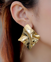 florist | 大振りウェーブプレートピアス(ピアス（両耳用）)