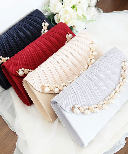 DRESS STAR(ドレス スター)の「パールビジューラディアルサテンプリーツクラッチバッグ(クラッチバッグ・レディース・ネイビー/シルバー/ワインレッド/ナチュラル・フリー)」の6枚目の写真