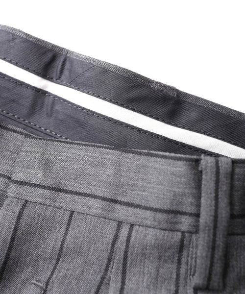 SHAREEF（シャリーフ）の「STRIPE WIDE TAPERED PANTS（その他パンツ・メンズ・モカ/グレー・1/3/2）」の7枚目の写真