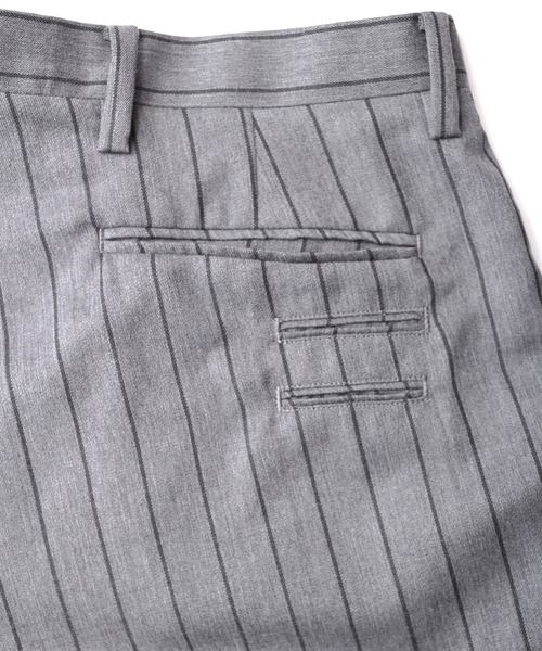 SHAREEF（シャリーフ）の「STRIPE WIDE TAPERED PANTS（その他パンツ・メンズ・モカ/グレー・1/3/2）」の5枚目の写真
