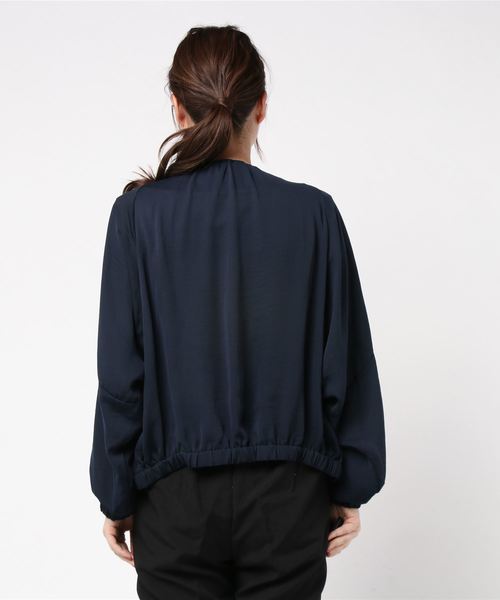 TRUDEA（トルディア）の「サテンブルゾン（ブルゾン・レディース・ベージュ/ネイビー・MEDIUM）」の5枚目の写真