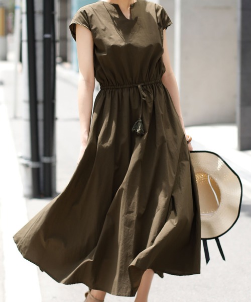 Doula Doula（ドゥーラドゥーラ）の「麻タッチ　ロング ワンピース（ワンピース・レディース・ブラック/グレー/キャメル/アイボリー/ネイビー/カーキ/ホワイト系その他/グレー系その他/ブルーグレー/コーラルピンク/グリーン系その他/ブラック系その他/ブルー系その他/ピンク系その他/イエロー系その他/ホワイト系その他2/グレー系その他2/グレー系その他3・FREE）」の13枚目の写真